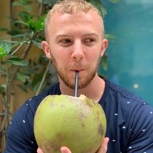 Meet your Posher, Max